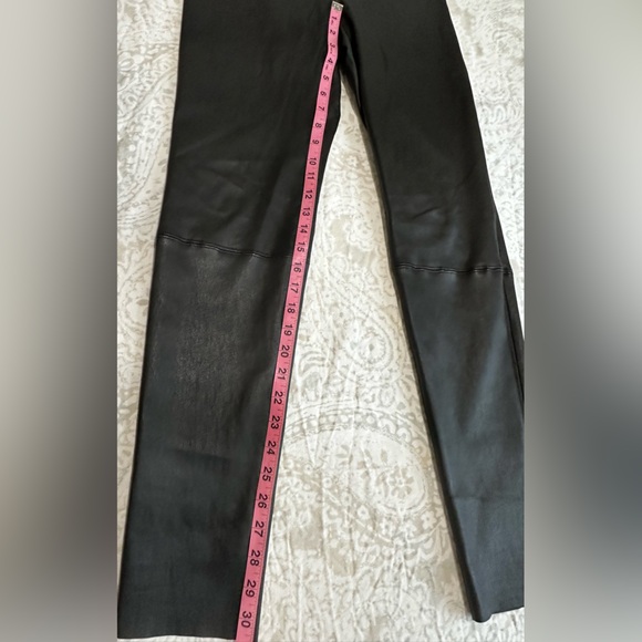 Alice + Olivia Black Lambskin Leather Pants - Picture 3 of 15